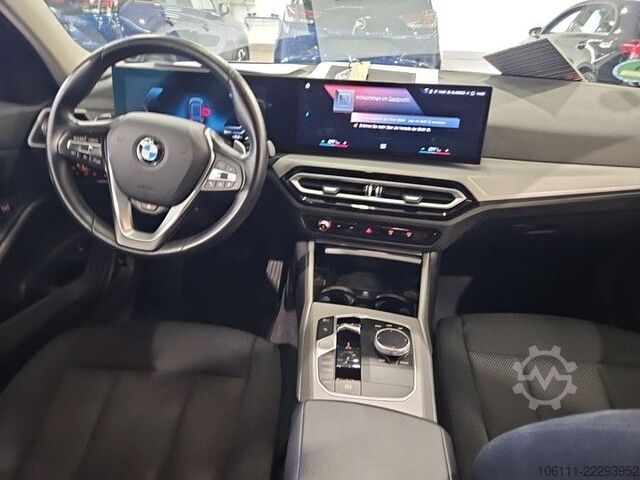 Xe buýt nhỏ BMW 318 d Touring