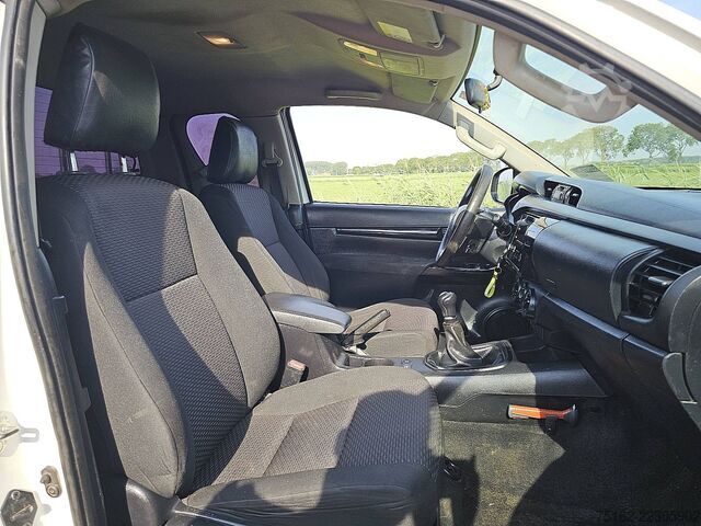 Nouto TOYOTA HI-LUX 2.4 4x4 Airco NAP Pickup