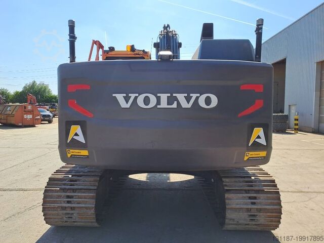 Pásové rýpadlo Volvo EC 220 EL