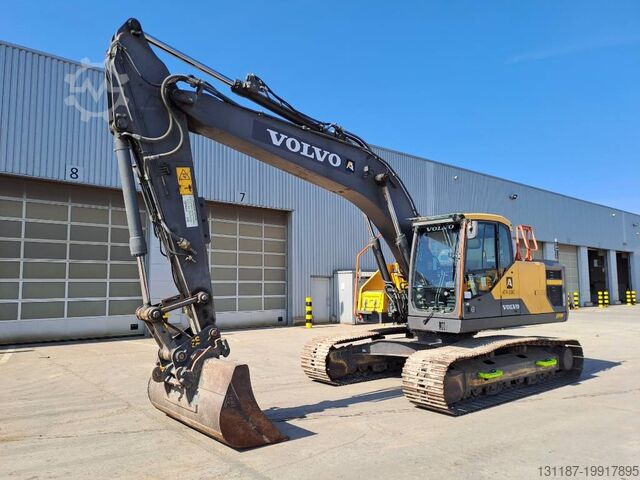 Pásové rýpadlo Volvo EC 220 EL