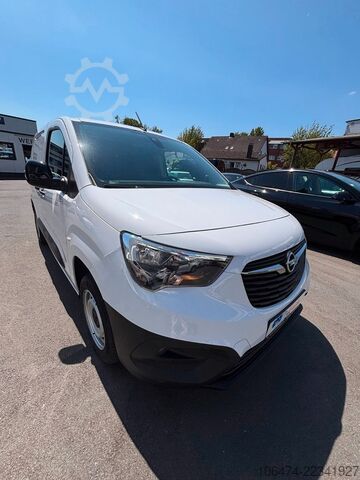 Kastenwagen OPEL Combo E Cargo Basis # erst 7 tkm # Würth Regale