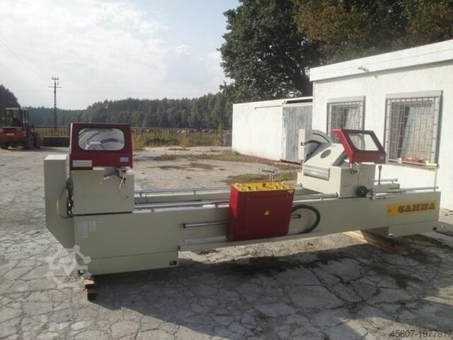 Abschrägemaschine für Alu, PVC und Holz Saw 2 a head for precision cutting of aluminum Saw 2 a head for precision cutting of aluminum