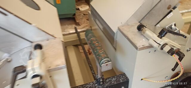 Abschrägemaschine für Alu, PVC und Holz Saw 2 a head for precision cutting of aluminum Saw 2 a head for precision cutting of aluminum