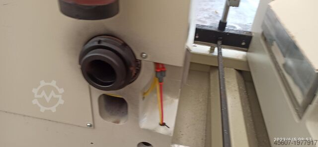 Abschrägemaschine für Alu, PVC und Holz Saw 2 a head for precision cutting of aluminum Saw 2 a head for precision cutting of aluminum