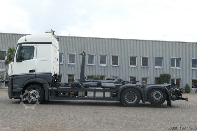 Camião porta-contentores de gancho MERCEDES-BENZ 2543 L Actros 6x2, Meiler RK 21.70, Lenk-Lift