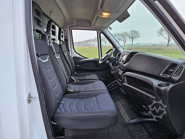 Koffer IVECO DAILY 35S12 Bakwagen Laadklep!