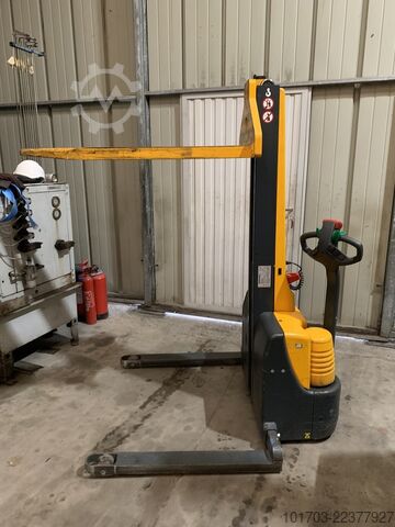 Electric Stacker Jungheinrich EMC B10