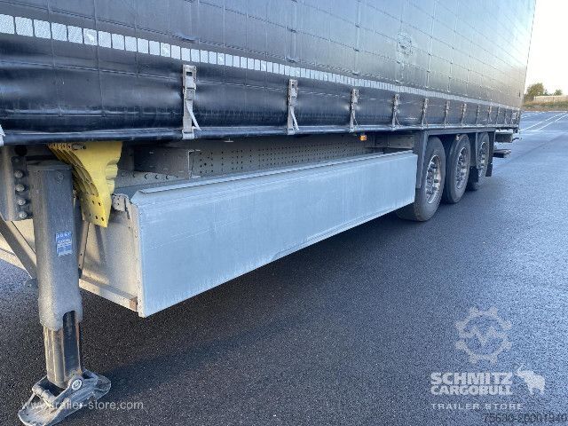 Open semitrailer with tarp Schmitz Cargobull Semitrailer Curtainsider Standard Hayon