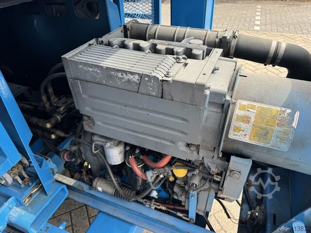 Genie GS 3384 RT رافعة مقصية / منصة عمل / ارتفاع عمل 12 متر / دفع رباعي 4x4 / محرك Deutz GENIE GS 3384 RT Schaarhoogwerker / Scissor Lift / Arbeitsbuhne 12mtr werkhoogte 4x4 Deutz DIESEL