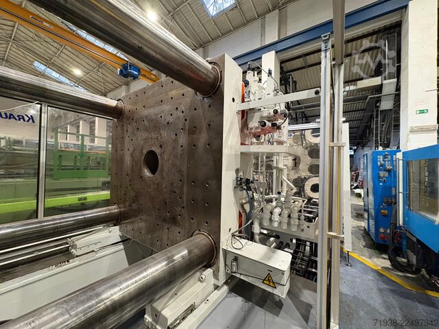 Máquina de moldeo por inyección KraussMaffei KM 800-8000 MC