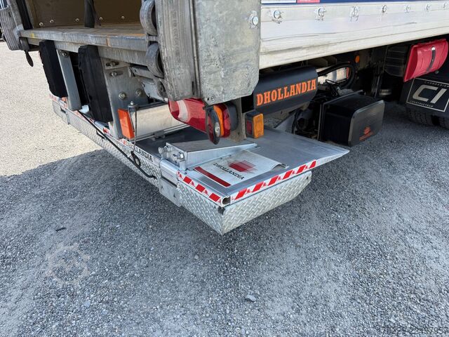 Camión con caja abierta y plataforma elevadora hidráulica iveco eurocargo 160-250