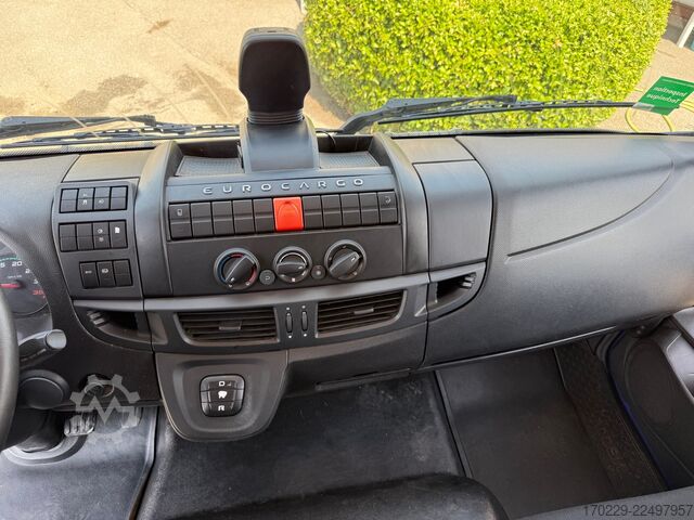 Camión con caja abierta y plataforma elevadora hidráulica iveco eurocargo 160-250