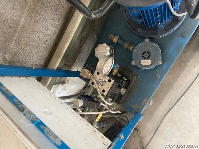 Sistema de Prensado de Cerchas de Techo  