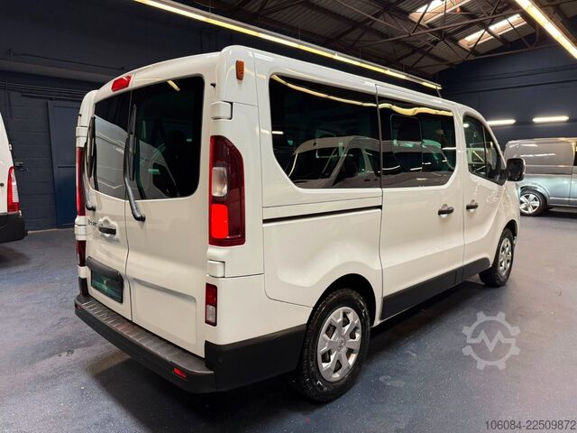 Minibus RENAULT Trafic Style Life 8 Sitze Klima Tempomat LED