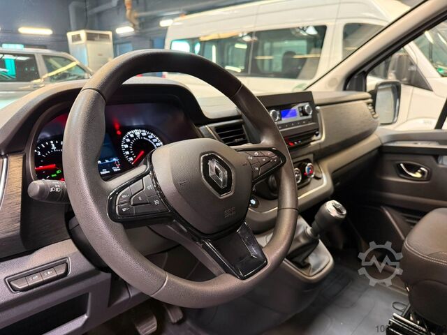 Minibus RENAULT Trafic Style Life 8 Sitze Klima Tempomat LED