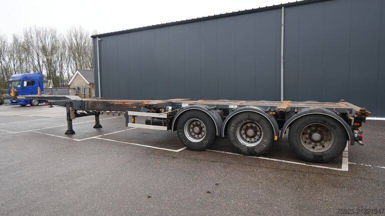 Transport de conteneurs D-tec Extendable container transport trailer