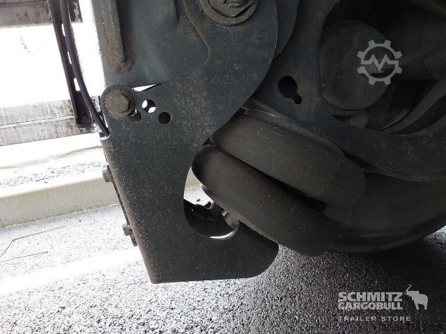 Semi-remorque fourgon Fruehauf Semitrailer Dryfreight Standard Porte relevante