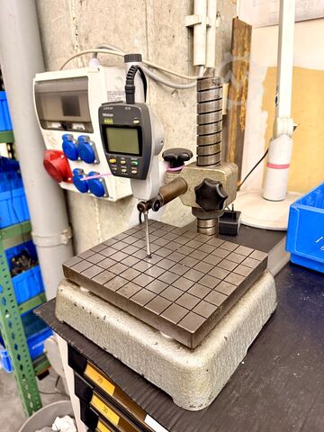 مقياس ارتفاع مع لوحة مغناطيسية مشمولة MITUTOYO nan