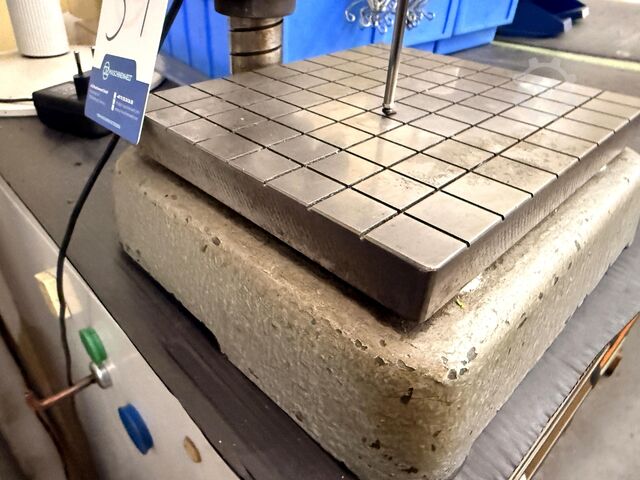 مقياس ارتفاع مع لوحة مغناطيسية مشمولة MITUTOYO nan