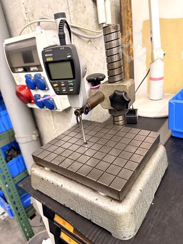 مقياس ارتفاع مع لوحة مغناطيسية مشمولة MITUTOYO nan