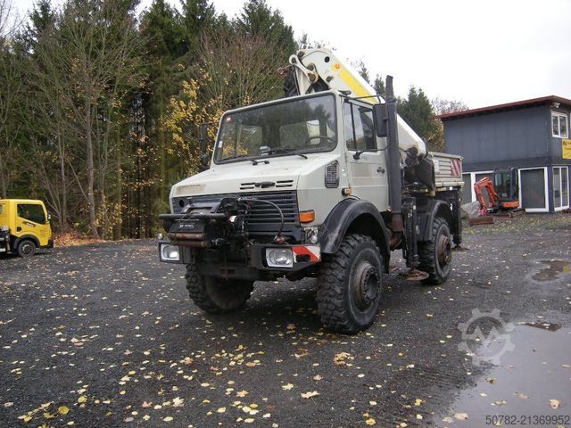 Kamion për qëllime të veçanta UNIMOG U2100 437/30 Zugmaschine mit Kran P14500D