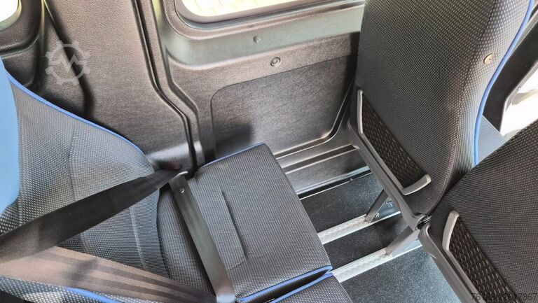 Minibus Opel Movano Lord light Lagerfahrzeug Stock 18 SS