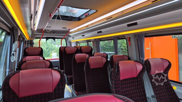 Minibus MERCEDES-BENZ Sprinter 517 Heckniederflur Vorlauffahrzeug