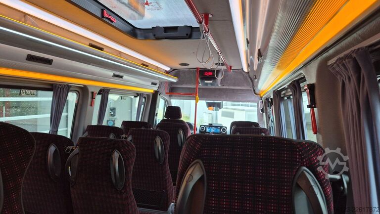 Minibus MERCEDES-BENZ Sprinter 517 Heckniederflur Vorlauffahrzeug