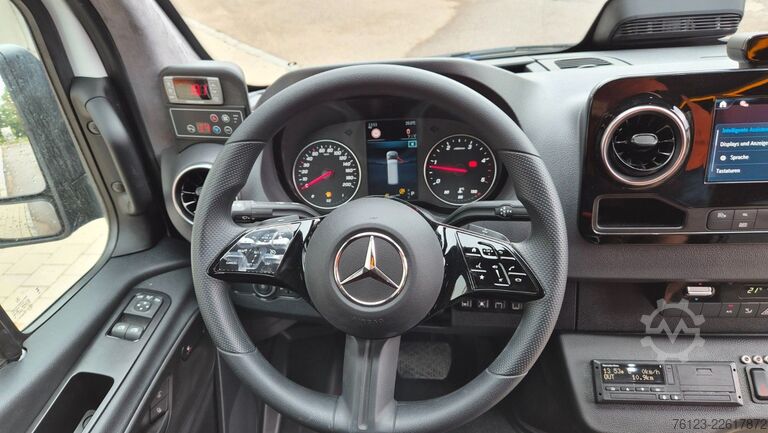 Minibus MERCEDES-BENZ Sprinter 517 Heckniederflur Vorlauffahrzeug