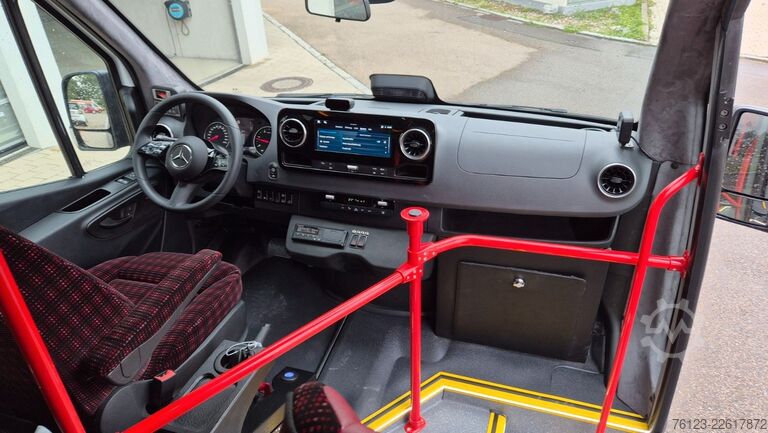 Minibus MERCEDES-BENZ Sprinter 517 Heckniederflur Vorlauffahrzeug