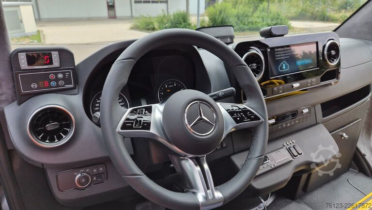Minibus MERCEDES-BENZ Sprinter 517 Heckniederflur Vorlauffahrzeug