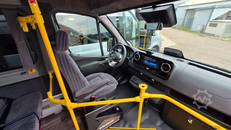 Minibus MERCEDES-BENZ Sprinter 517 Heckniederflur Vorlauffahrzeug
