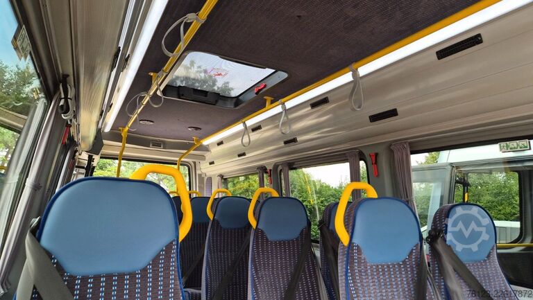 Minibus MERCEDES-BENZ Sprinter 517 Heckniederflur Vorlauffahrzeug