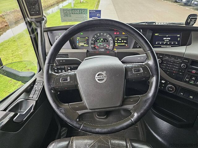Dumper VOLVO FH 16.750 8X4 BOOGIE LIFT RET.