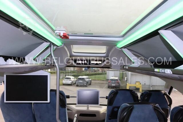 Dvoj-poschodový Neoplan Skyliner L New Model / P06/ TDX27  Astromega / ...