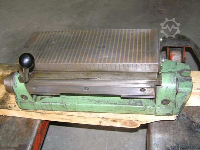Magnetic clamping plate  