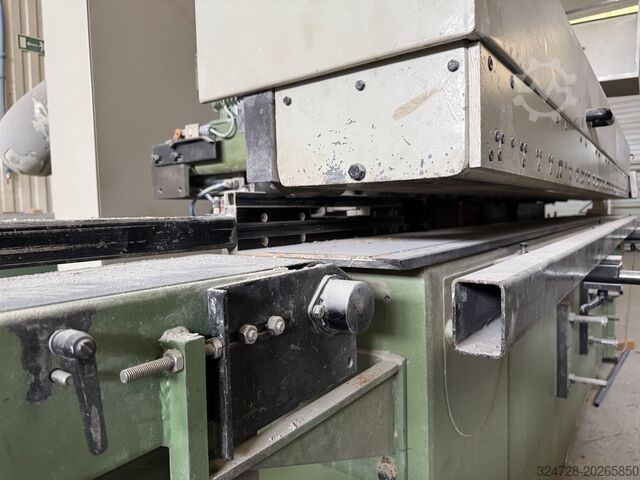 Centre d’usinage CNC pour fenêtres WEINIG UNICONTROL 10