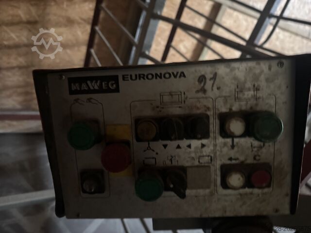 Aknaraamide hüdrauliline press MAWEG EURONOVA QUICKOMAT