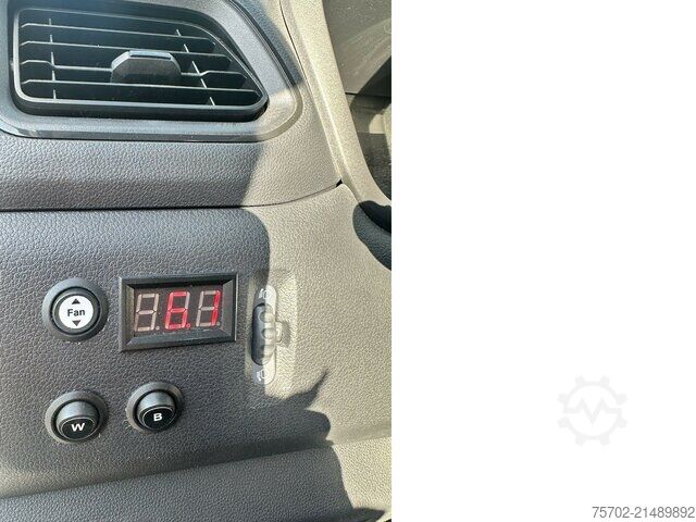 バン Renault Master Haras 1-2 Pferde