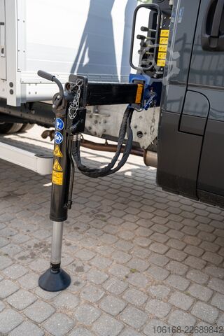 รถตู้เครนติดตั้งบนรถบรรทุก Iveco Daily 70C18 Kran Hyva Pritsche 5 m