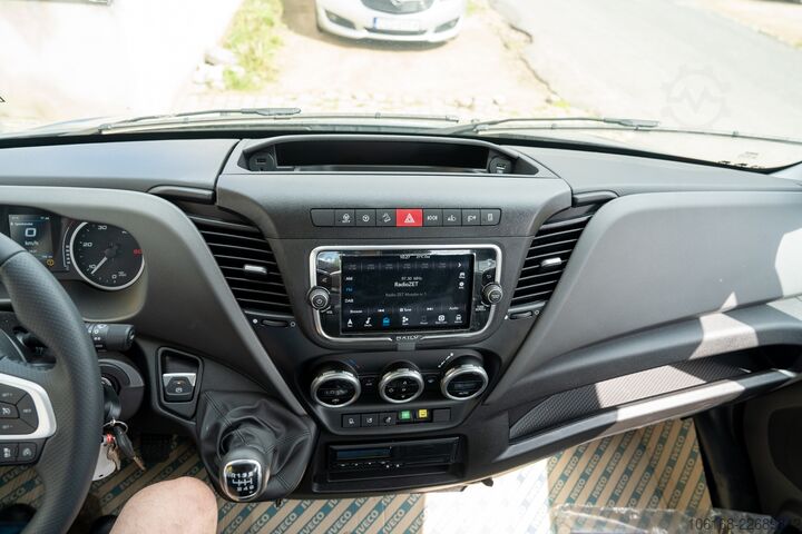 รถตู้เครนติดตั้งบนรถบรรทุก Iveco Daily 70C18 Kran Hyva Pritsche 5 m