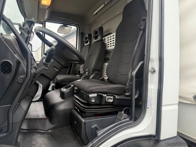 फ्लैटबेड ट्रक टार्प के साथ IVECO Eurocargo 140E28/P Plane& Spriegel E6C LBW 1500k