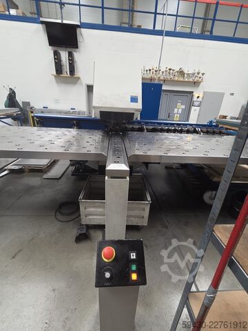 Prensa de puncionamento TRUMPF TruMatic 200 R