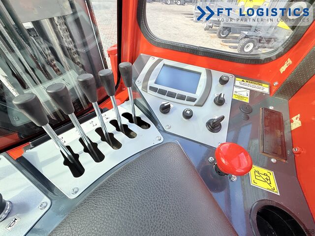 štvorcestný vysokozdvižný vozík Combilift C3000ET TRIPLEX 5940 WIDE FORK POSITIONE