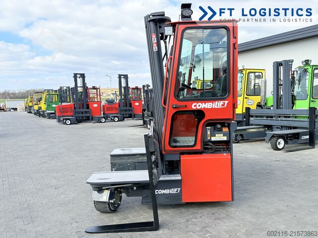 Wózek widłowy czterokierunkowy Combilift C3000ET TRIPLEX 5940 WIDE FORK POSITIONE