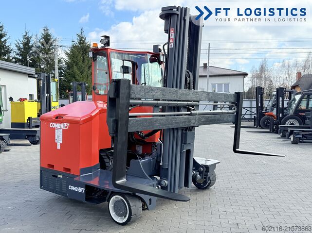 Wózek widłowy czterokierunkowy Combilift C3000ET TRIPLEX 5940 WIDE FORK POSITIONE