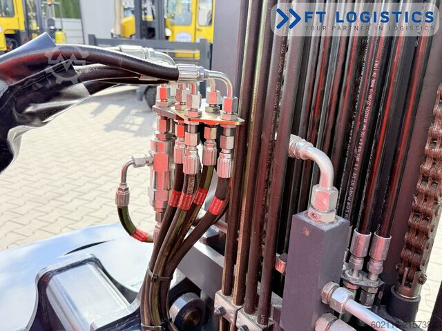 Wózek widłowy czterokierunkowy Combilift C3000ET TRIPLEX 5940 WIDE FORK POSITIONE