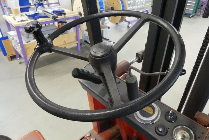 رافعة شوكية كهربائية Linde 