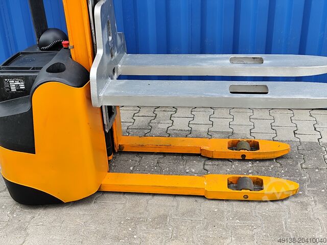 Ανωφορούν παλετοφόρο με λαβή διεύθυνσης STILL EGV 10