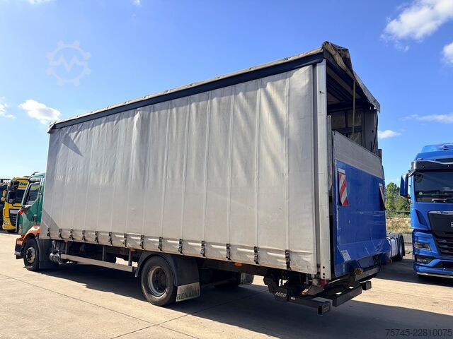 Truk bak datar dengan terpal RENAULT MIDLUM 290 DXI / SCHLAFKABINE / EURO 5